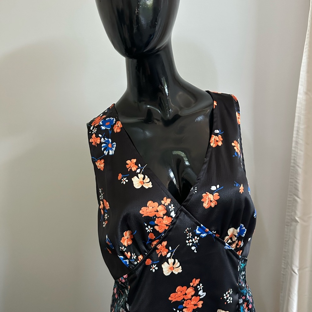 NASTY GAL Floral Satin v neck Sleeveless MiniDress - Black w great color pops. - Picture 9 of 16